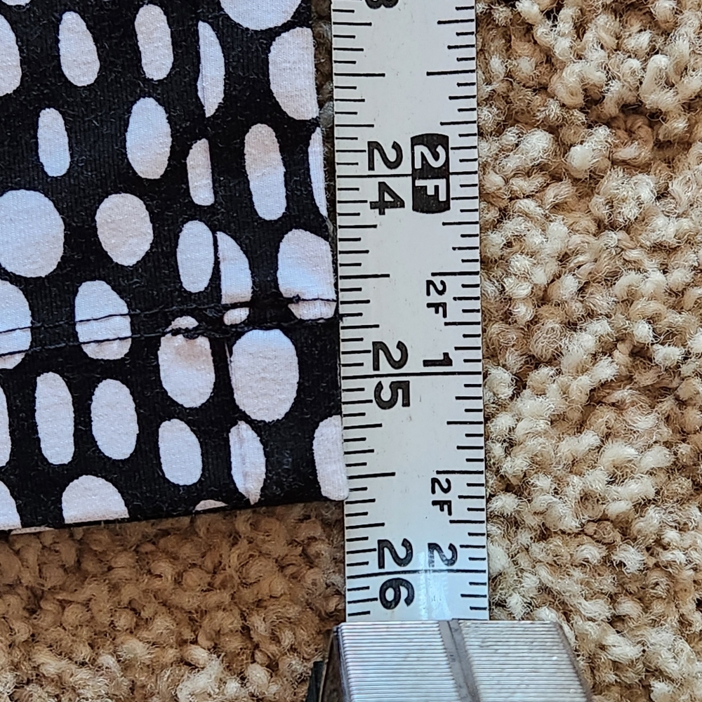 Chico's Zenery legging Size 8 or Chico's 1 Color Black with White dot pattern - Picture 8 of 16